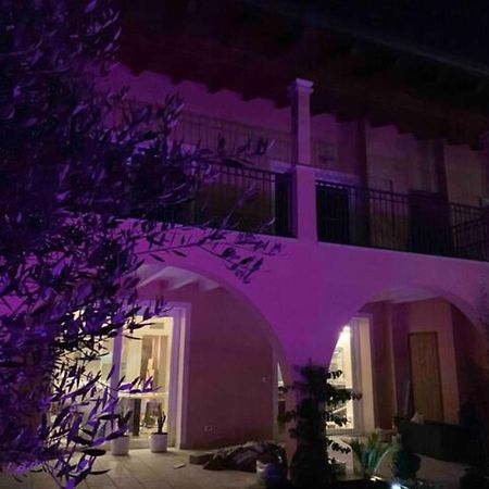 Apartment Charme And Relax With Garden And Swimming Pool Desenzano del Garda Buitenkant foto
