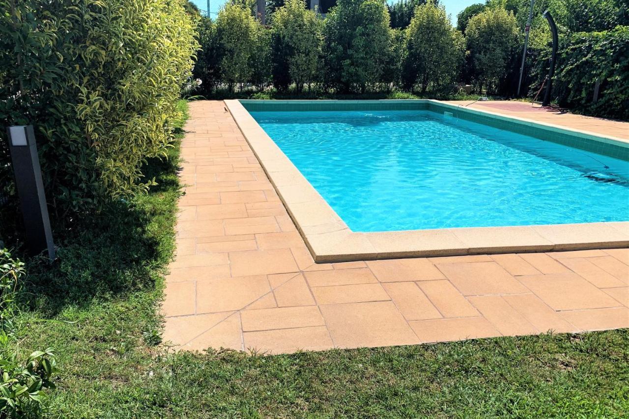 Apartment Charme And Relax With Garden And Swimming Pool Desenzano del Garda Buitenkant foto