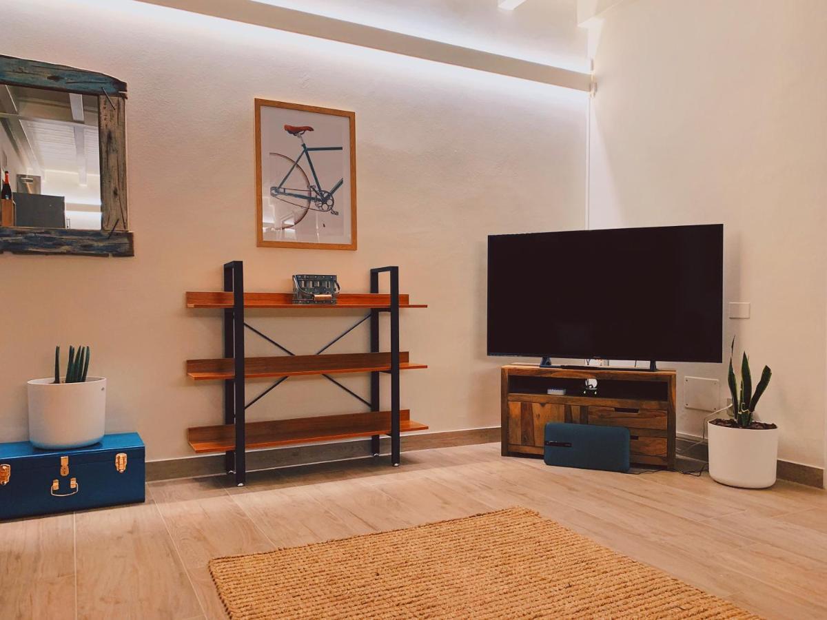 Apartment Charme And Relax With Garden And Swimming Pool Desenzano del Garda Buitenkant foto