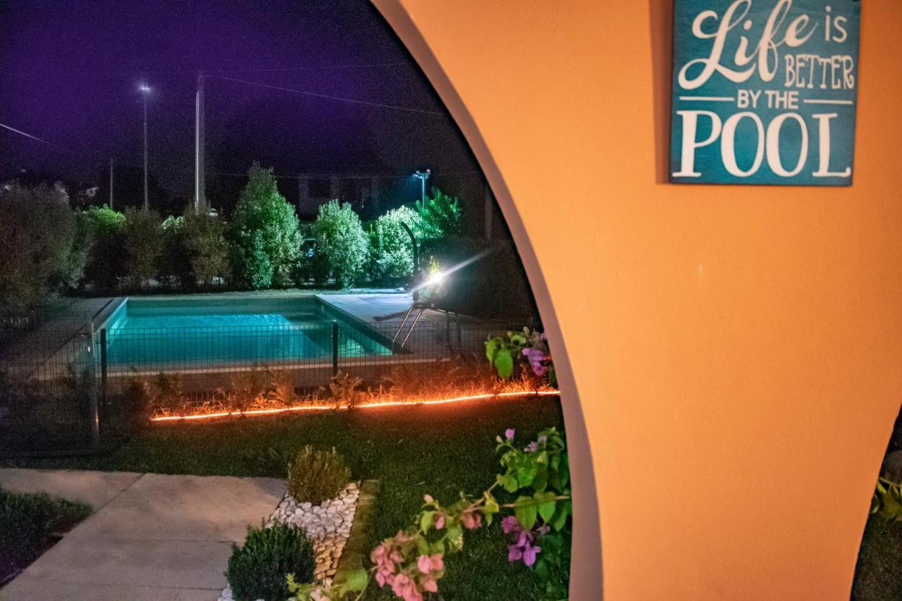 Apartment Charme And Relax With Garden And Swimming Pool Desenzano del Garda Buitenkant foto