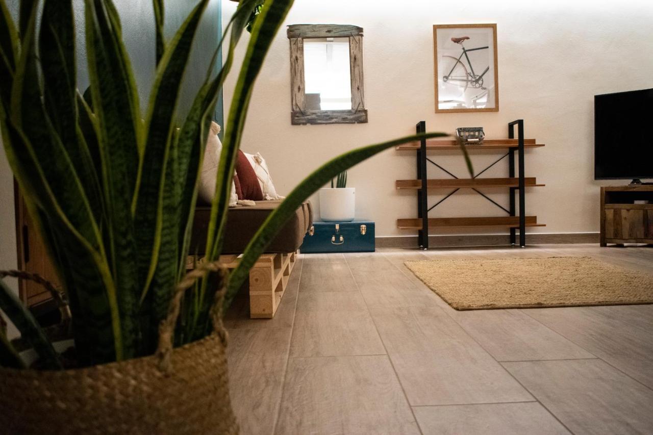 Apartment Charme And Relax With Garden And Swimming Pool Desenzano del Garda Buitenkant foto