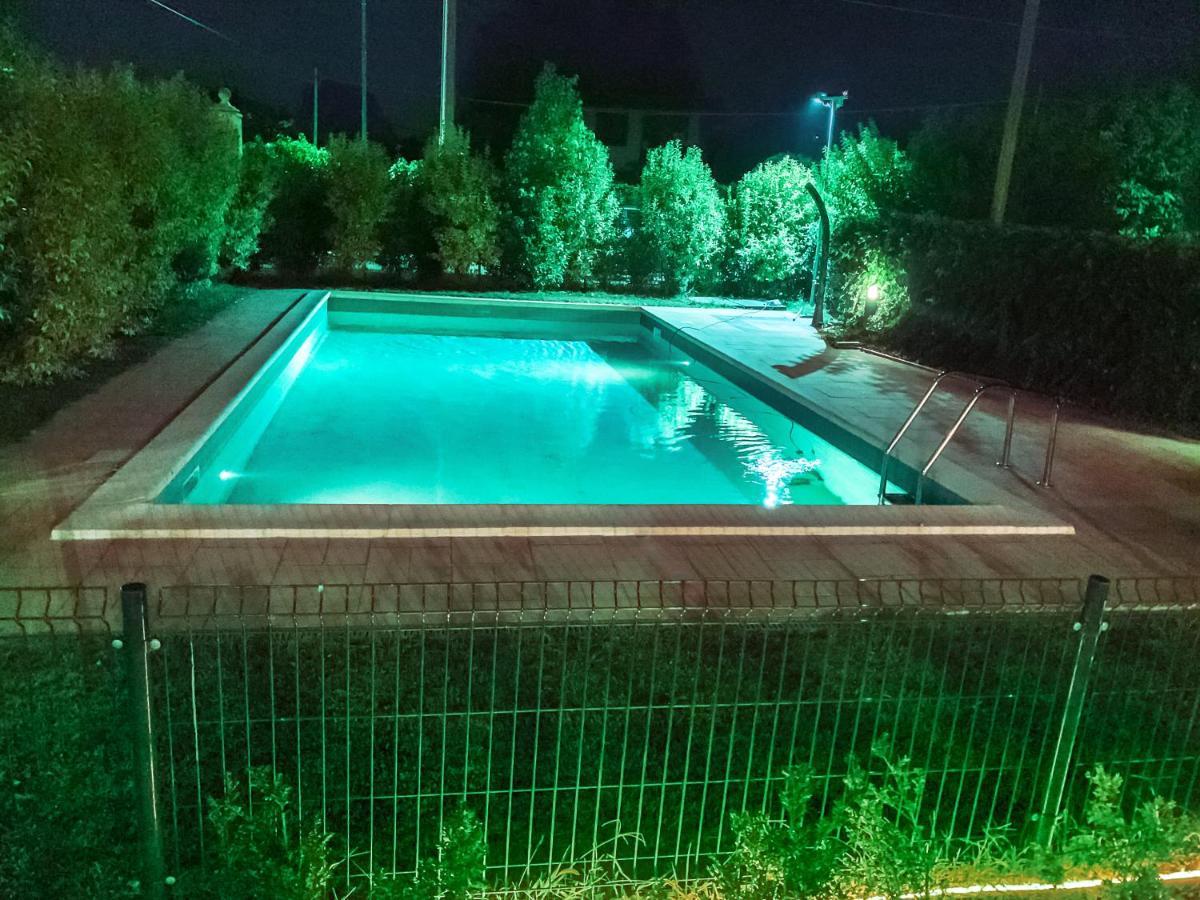 Apartment Charme And Relax With Garden And Swimming Pool Desenzano del Garda Buitenkant foto